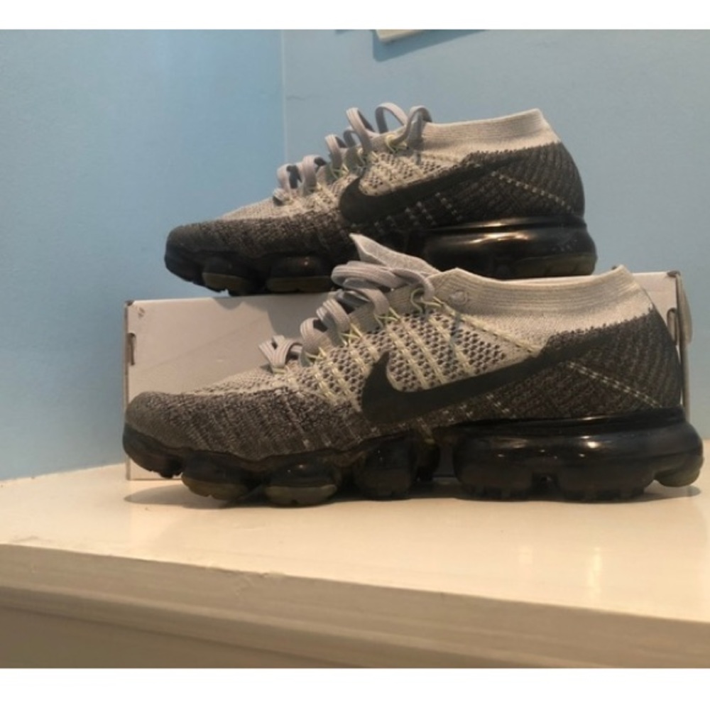 Nike Vapormax “grey neon”